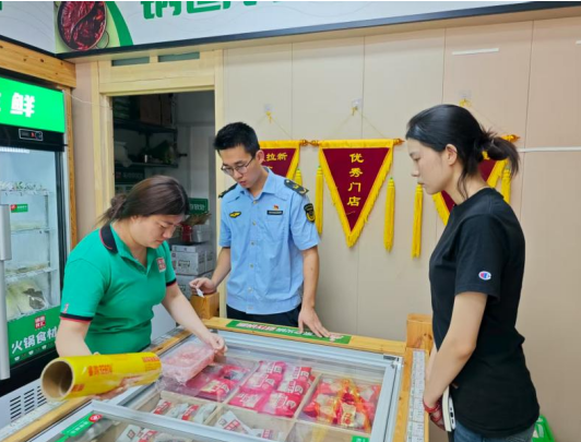 部门聚焦新型经营模式 全力守护市场秩序麻将胡了免费试玩南京市六合区市场监管(图1) 部门聚焦新型经营模式 全力守护市场秩序麻将胡了免费试玩南京市六合区市场监管(图1)